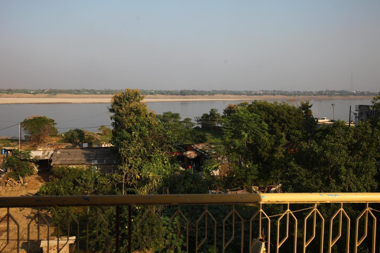 Hotel Temple On Ganges Varanasi Exterior photo