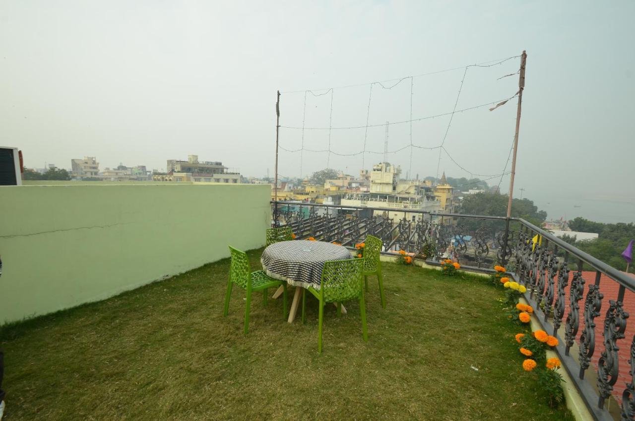 Hotel Temple On Ganges Varanasi Exterior photo